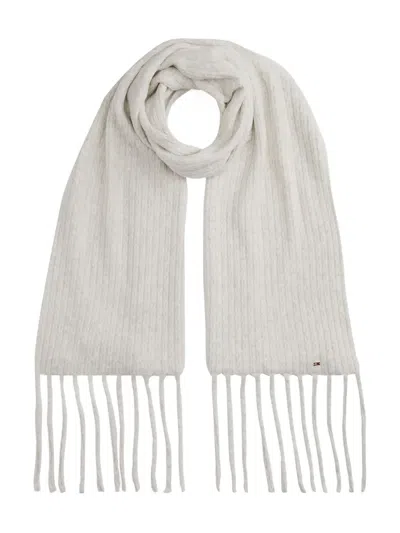 TOMMY HILFIGER LOGO-PLAQUE FRINGED SCARF