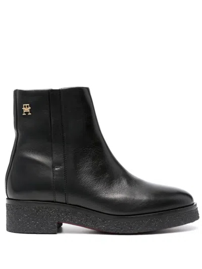 Tommy Hilfiger Logo-plaque Leather Ankle Boots In Black
