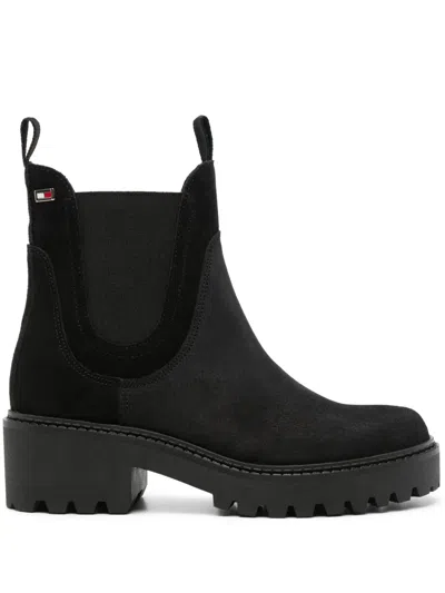 Tommy Hilfiger Logo-plaque Suede Boots In Black