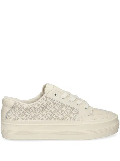 Tommy Hilfiger Logo-print Sneakers In Weiss