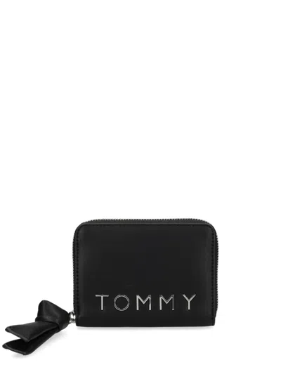 Tommy Hilfiger Logo Wallet In Black