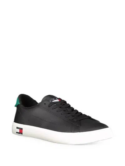 Tommy Hilfiger Logo-detail Sneakers In Black