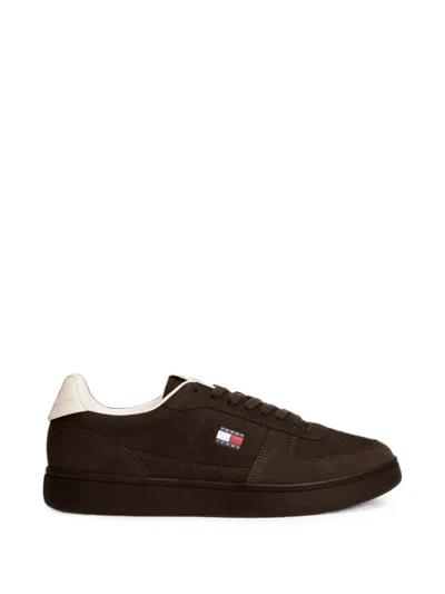 Tommy Hilfiger Logo-patch Perforated Low-top Sneakers In Brown
