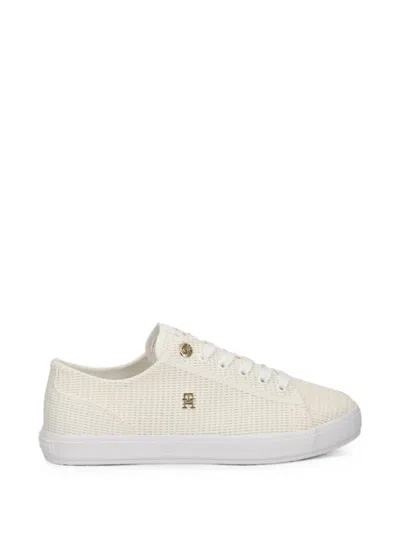 Tommy Hilfiger Logo-plaque Mesh Sneakers In Black