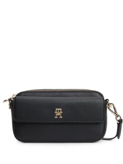 Tommy Hilfiger Logo-plaque Shoulder Bag In Black