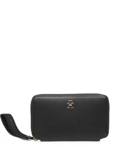 Tommy Hilfiger Logo-plaque Wristlet Compact Zip Wallet In Black