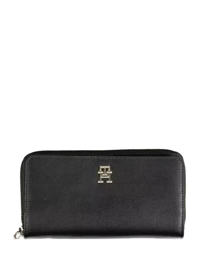 Tommy Hilfiger Logo-plaque Zip-around Wallet In Black