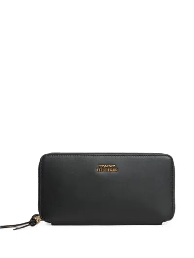 Tommy Hilfiger Logo-plaque Zip-around Wallet In Black