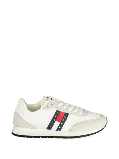 Tommy Hilfiger Logo-print Panelled Sneakers In Neutral