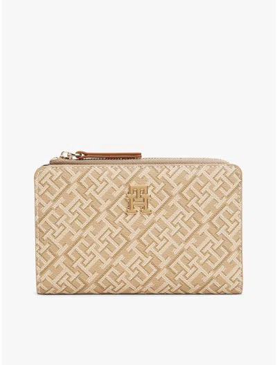 Tommy Hilfiger Monogram Snap In Sandalwood