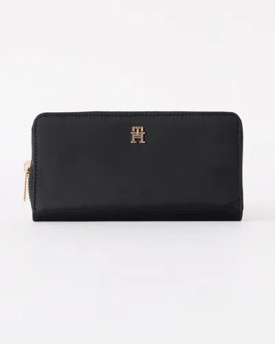 Tommy Hilfiger Popette Large Nylon Womens Zip Bag In Black