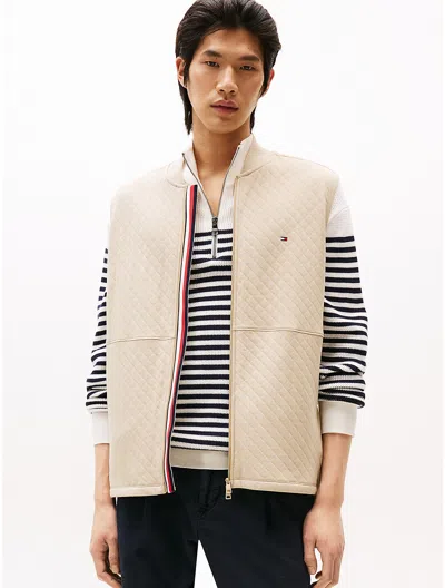 Tommy Hilfiger Quilted Performance Vest In Sandalwood