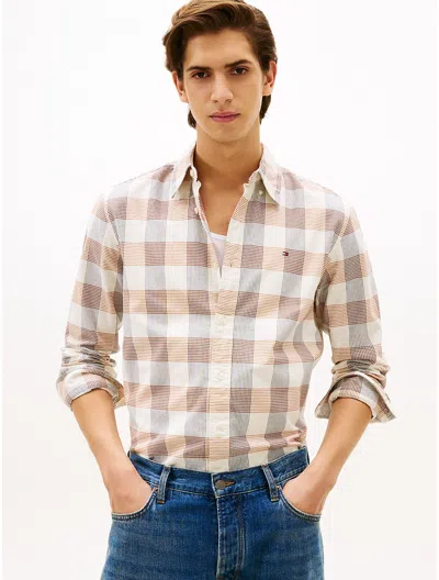 Tommy Hilfiger Regular Fit Plaid Stretch Oxford Shirt In Brown