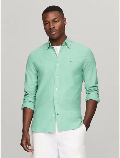 Tommy Hilfiger Regular Fit Solid Stretch Oxford Shirt In Mardi Gras Green/optic White