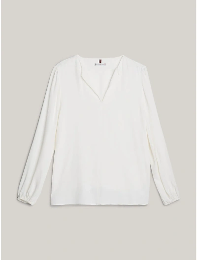 Tommy Hilfiger Relaxed Fit V In Ecru