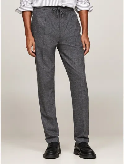 Tommy Hilfiger Relaxed Tapered Fit Check Travel Pant In Medium Grey Heather