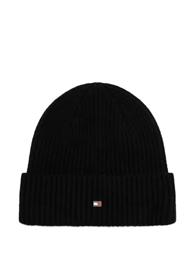 TOMMY HILFIGER RIBBED LOGO-PLAQUE BEANIE