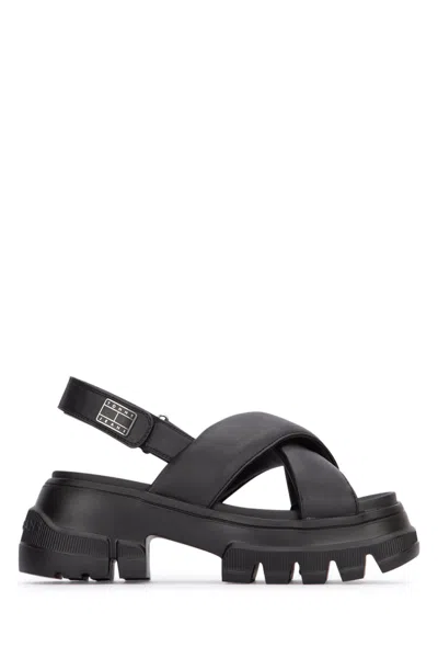 Tommy Hilfiger Sandali In Black
