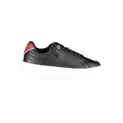 Tommy Hilfiger Sleek Lace-up Sneakers With Contrast Accents In Black