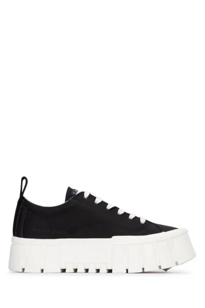 Tommy Hilfiger Sneakers In Black