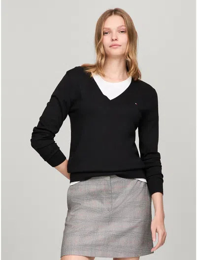 Tommy Hilfiger Solid V In Black
