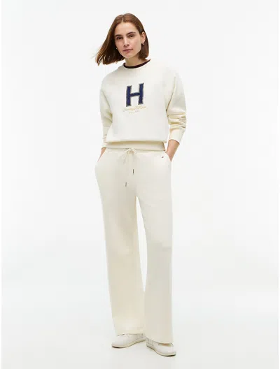 Tommy Hilfiger Straight Leg Sweatpant In Neutral