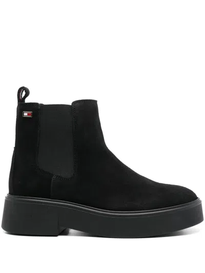 Tommy Hilfiger Suede Ankle Boots In 黑色
