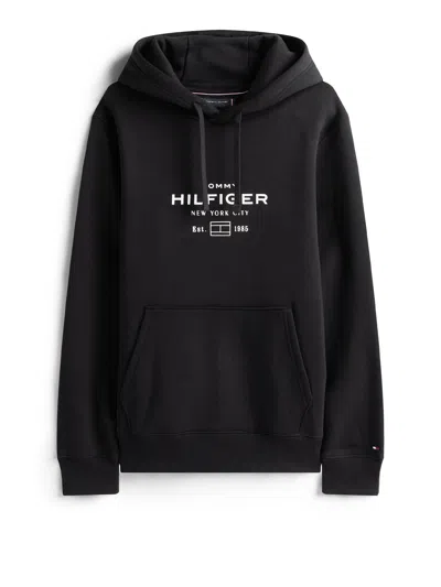 Tommy Hilfiger Logo Hoodie In Black
