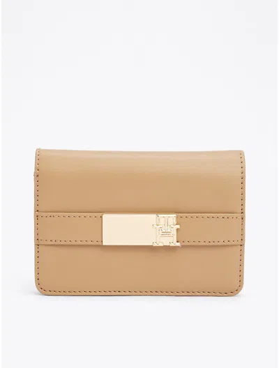Tommy Hilfiger Tommy Heritage Slim Wallet In Safari Canvas