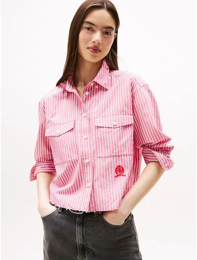Tommy Hilfiger Tommy Jeans Crest Logo Cropped Shirt In Pink