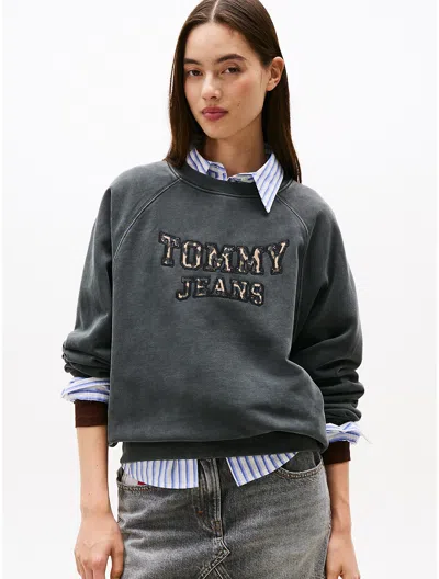 Tommy Hilfiger Tommy Jeans Leopard Logo Sweatshirt In Black