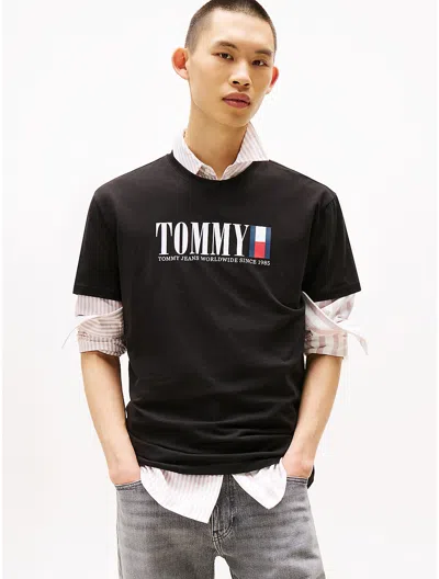 Tommy Hilfiger Tommy Jeans Retro Flag T In Black