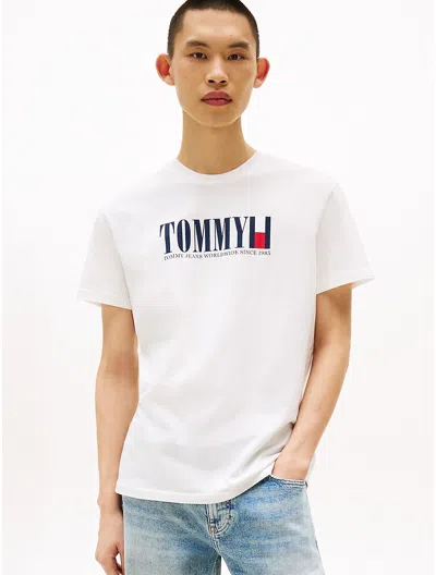 Tommy Hilfiger Tommy Jeans Retro Flag T In Sand