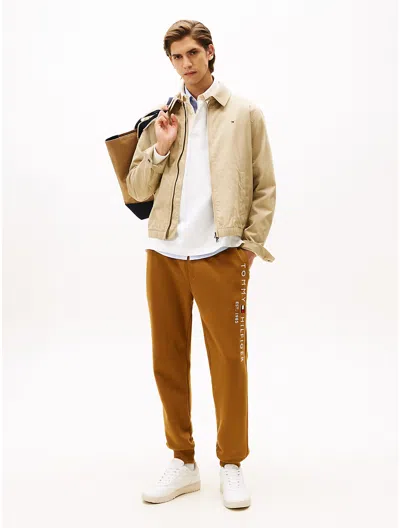 Tommy Hilfiger Tommy Logo Sweatpant In Brown