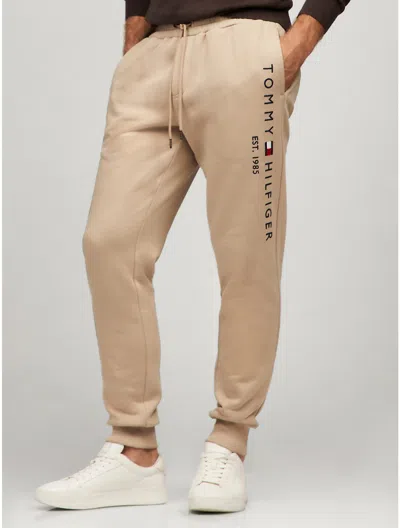 Tommy Hilfiger Tommy Logo Sweatpant In Beige