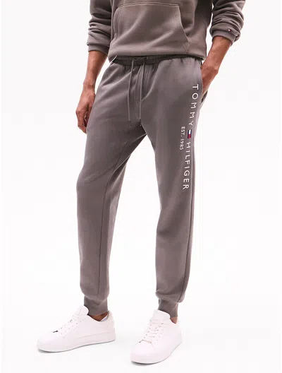 Tommy Hilfiger Tommy Logo Sweatpant In Shady Stone