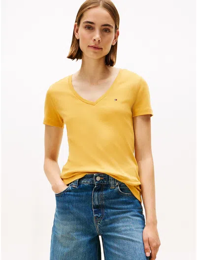 Tommy Hilfiger V In Yellow