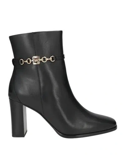 Tommy Hilfiger Woman Ankle Boots Black Size 7.5 Leather