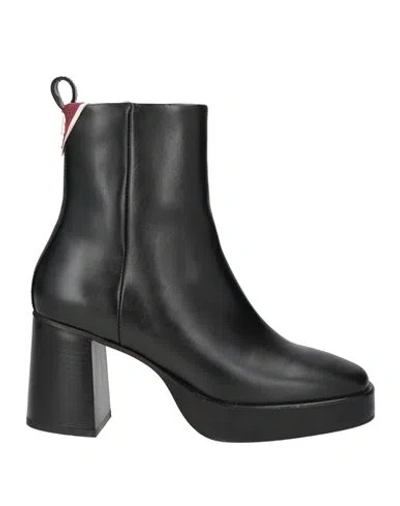 Tommy Hilfiger Woman Ankle Boots Black Size 7.5 Leather