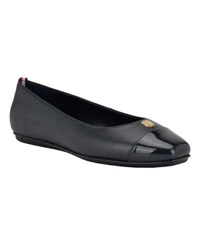 TOMMY HILFIGER WOMEN'S BEKIM CAP TOE BALLET FLATS