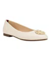 Tommy Hilfiger Ganimnay Flat In Ivory
