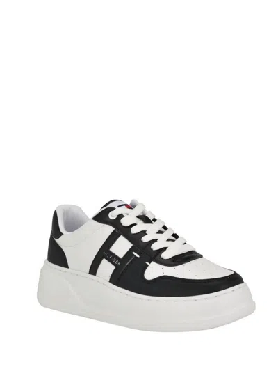 Tommy Hilfiger Women's Giahn Sneaker In White