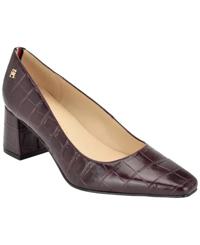 Tommy Hilfiger Opheili Block Heel Pump In Burgundy