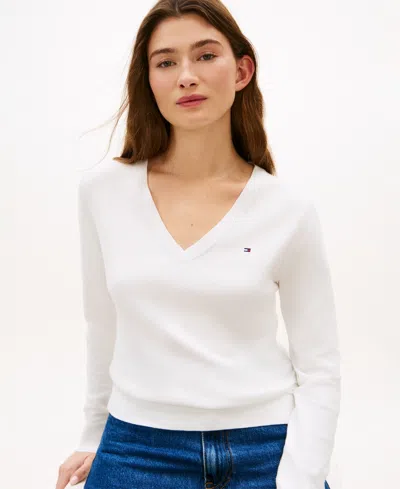 Tommy Hilfiger Women's V-neck Knit Sweater In White