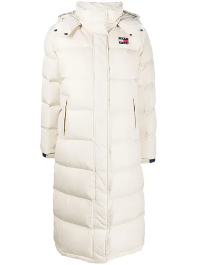 Tommy Jeans Alaska Logo-patch Quilted Hooded Parka In Neutrals