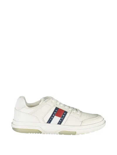 Tommy Jeans Court Logo-patch Sneakers In White