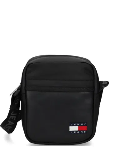 Tommy Jeans Essential Messenger Bag In Black