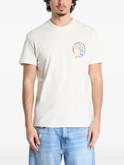 Tommy Jeans Logo-print T-shirt In Neutral