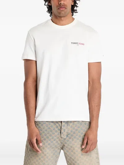 Tommy Jeans Logo-print T-shirt In Neutral