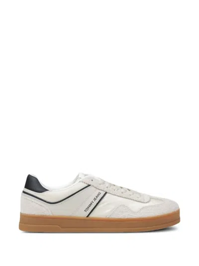 Tommy Jeans Logo-detail Sneakers In Neutral